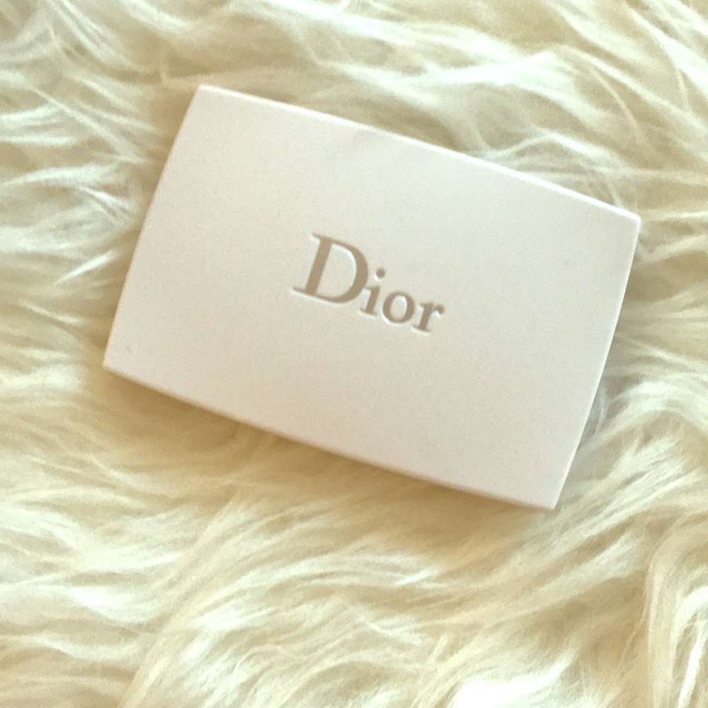 Diorsnow Compact Luminous Brightening Foundation